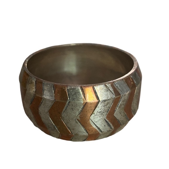 Vintage Gold and Silver Metal Geometric Pattern Set of 4 Napkin Rings - Picture 2 of 4